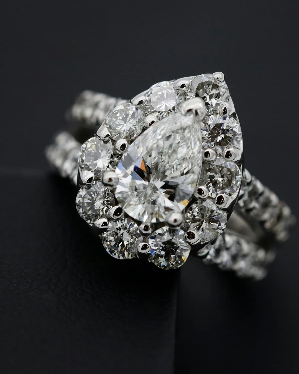 Vœu Signet Ring — Shalay fine jewellery